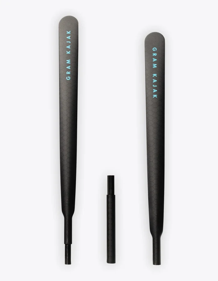 Gram 9000T three-piece carbon Greenland paddle, disassembled into three parts – the model with marked shoulders